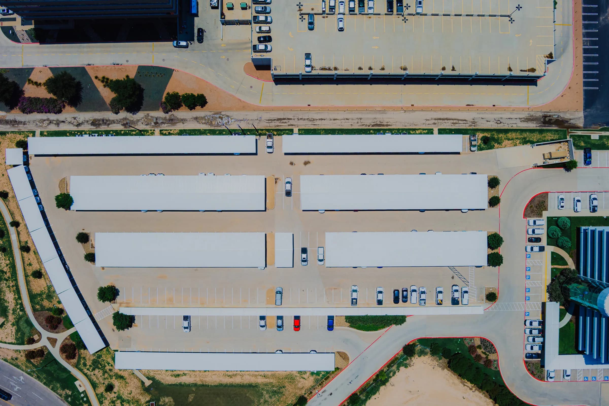 Wide commercial canopy structure